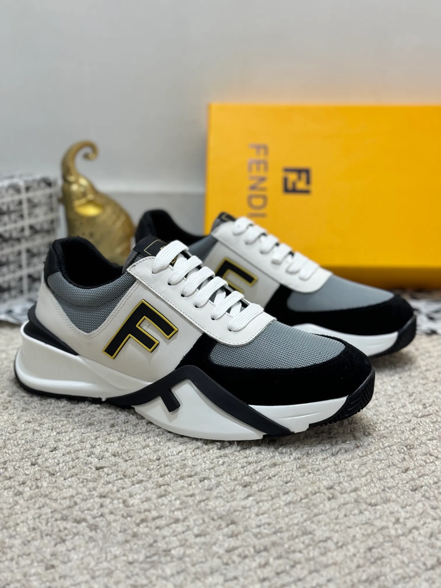 Men's men's shoes 💰520 [New style] 🦥🦥 Original quality - Fendi ◾️▫️F D🆕 Spring and summer new men's slip-on sneakers, with elastic straps, side zippers, and corrugated soles engraved with F. Embossed Fendi Flow lettering on the heel. Mixed material of high-tech fabric and black suede. FF graphic tongue. Ultra-light and wear-resistant EVA sole. Size: 38-44 (45 customized